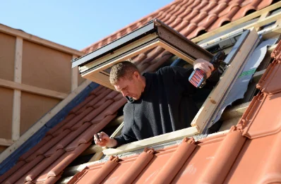 Pose de fenêtres de toit Velux à Lascaux